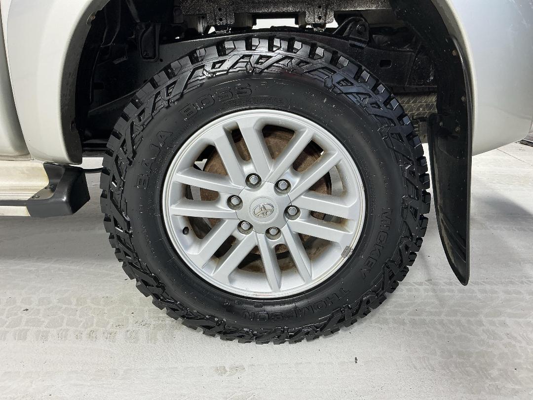 Photo '11' of Toyota Hilux