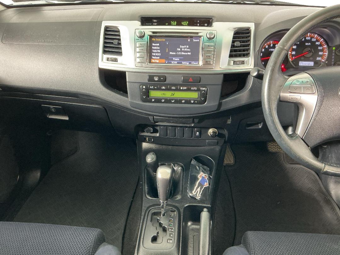 Photo '18' of Toyota Hilux