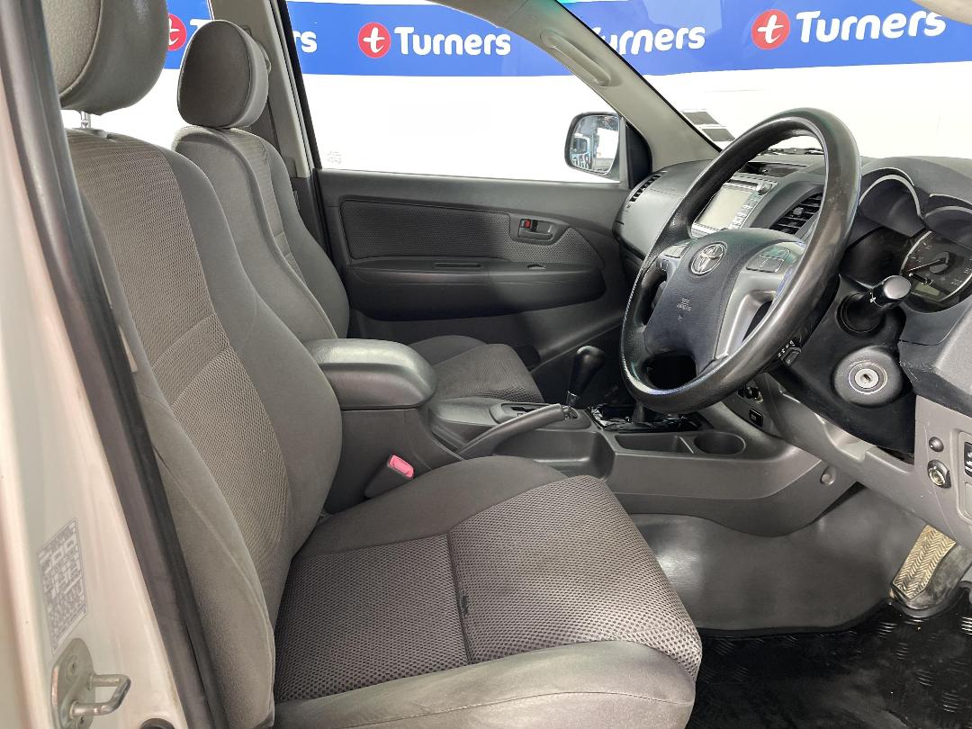 Photo '16' of Toyota Hilux