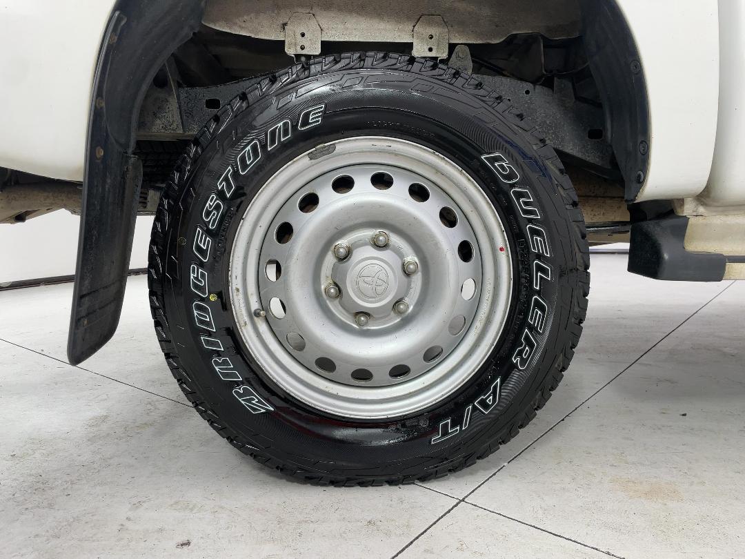 Photo '12' of Toyota Hilux