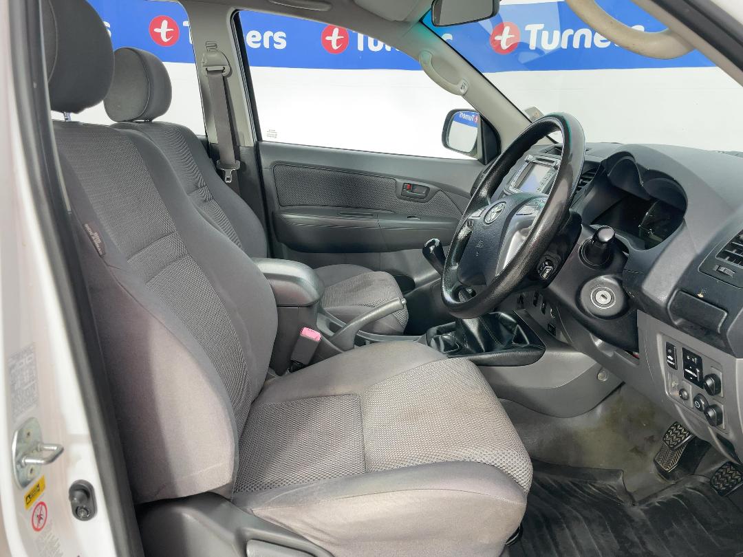 Photo '16' of Toyota Hilux