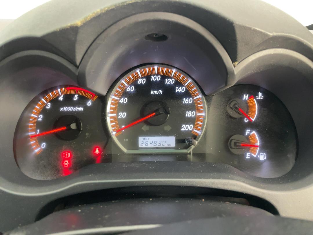 Photo '21' of Toyota Hilux