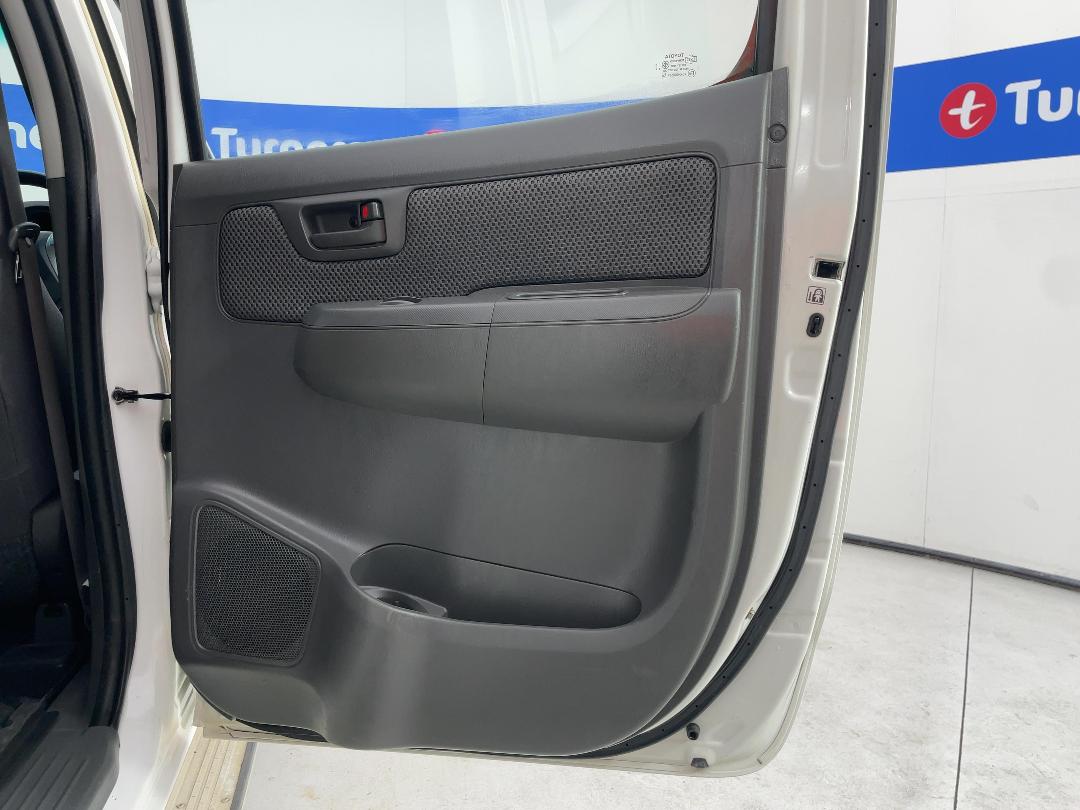 Photo '19' of Toyota Hilux