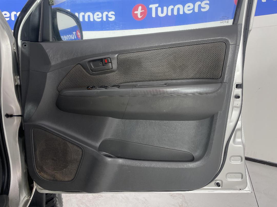 Photo '15' of Toyota Hilux Photo '15' of Toyota Hilux