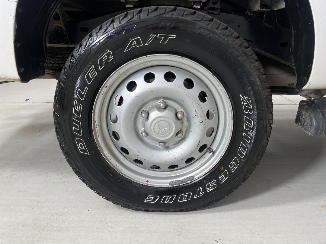 Photo '12' of Toyota Hilux