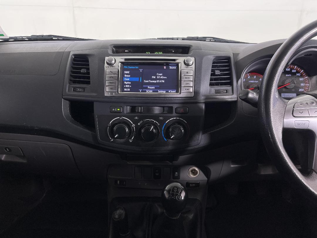 Photo '18' of Toyota Hilux