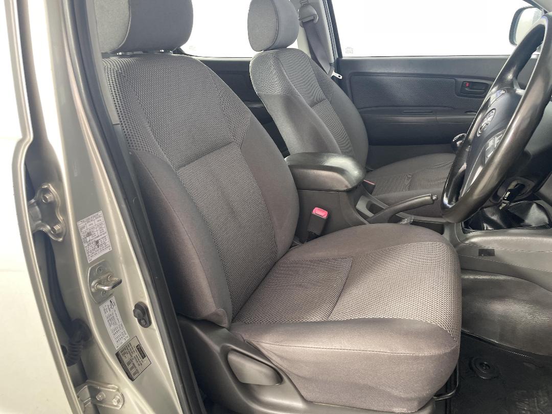 Photo '16' of Toyota Hilux Photo '16' of Toyota Hilux