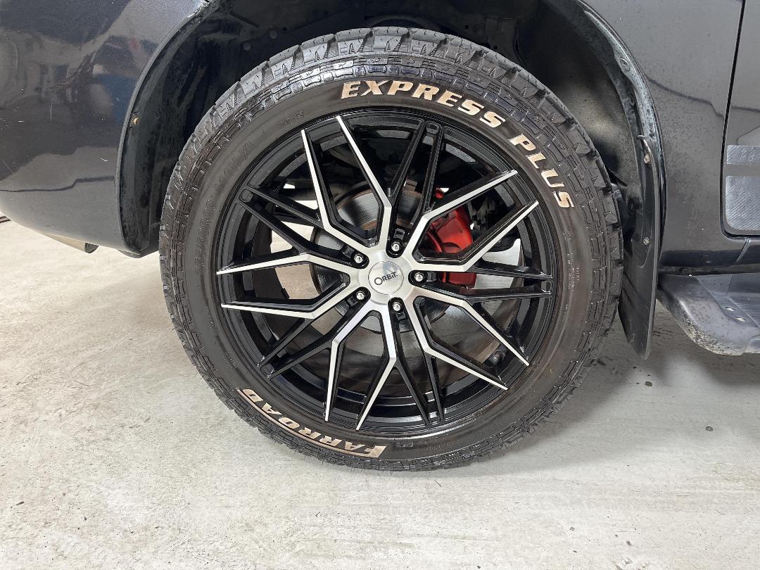 Photo '10' of Toyota Hilux