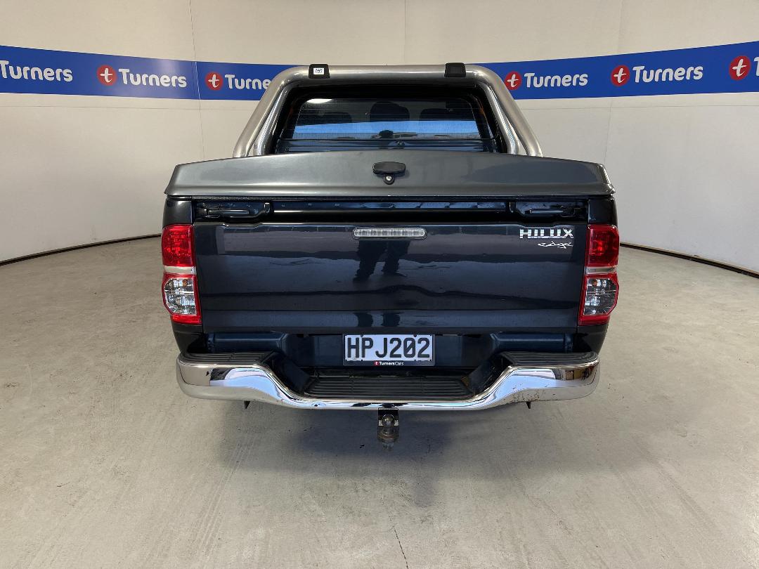 Photo '6' of Toyota Hilux