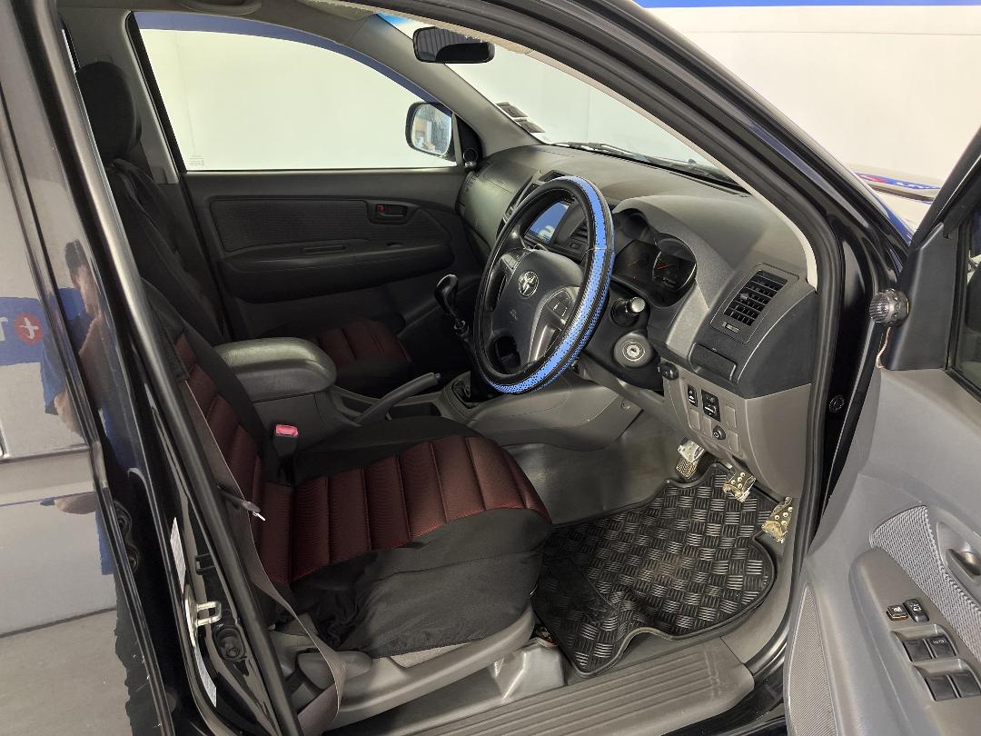 Photo '16' of Toyota Hilux