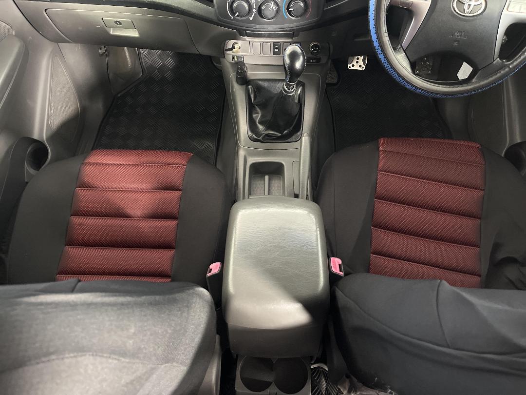 Photo '18' of Toyota Hilux