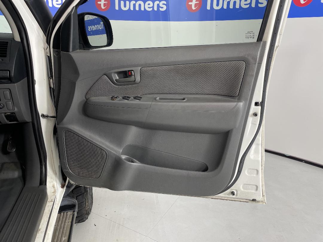 Photo '15' of Toyota Hilux