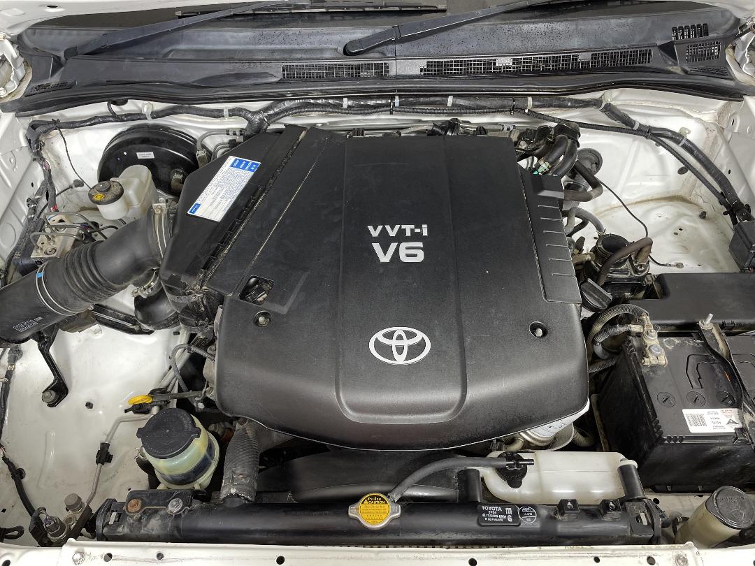 Photo '13' of Toyota Hilux