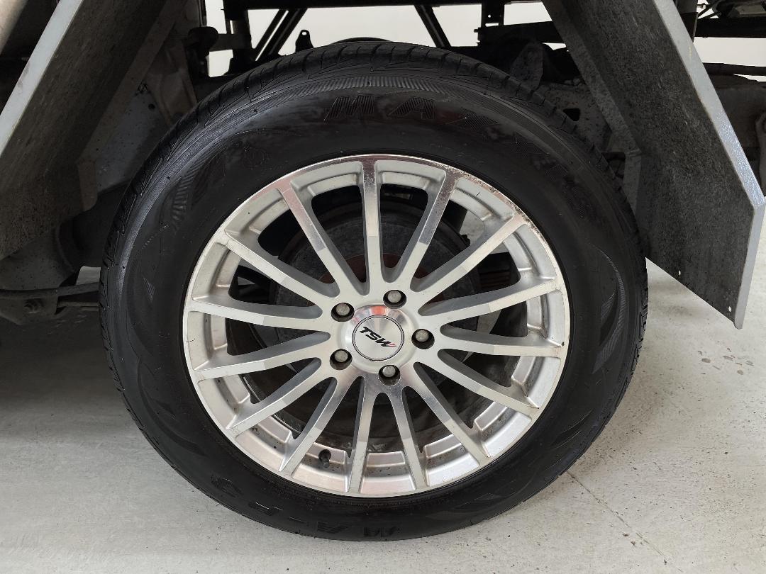 Photo '11' of Toyota Hilux