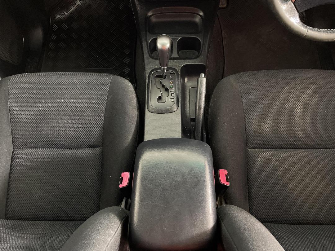 Photo '18' of Toyota Hilux