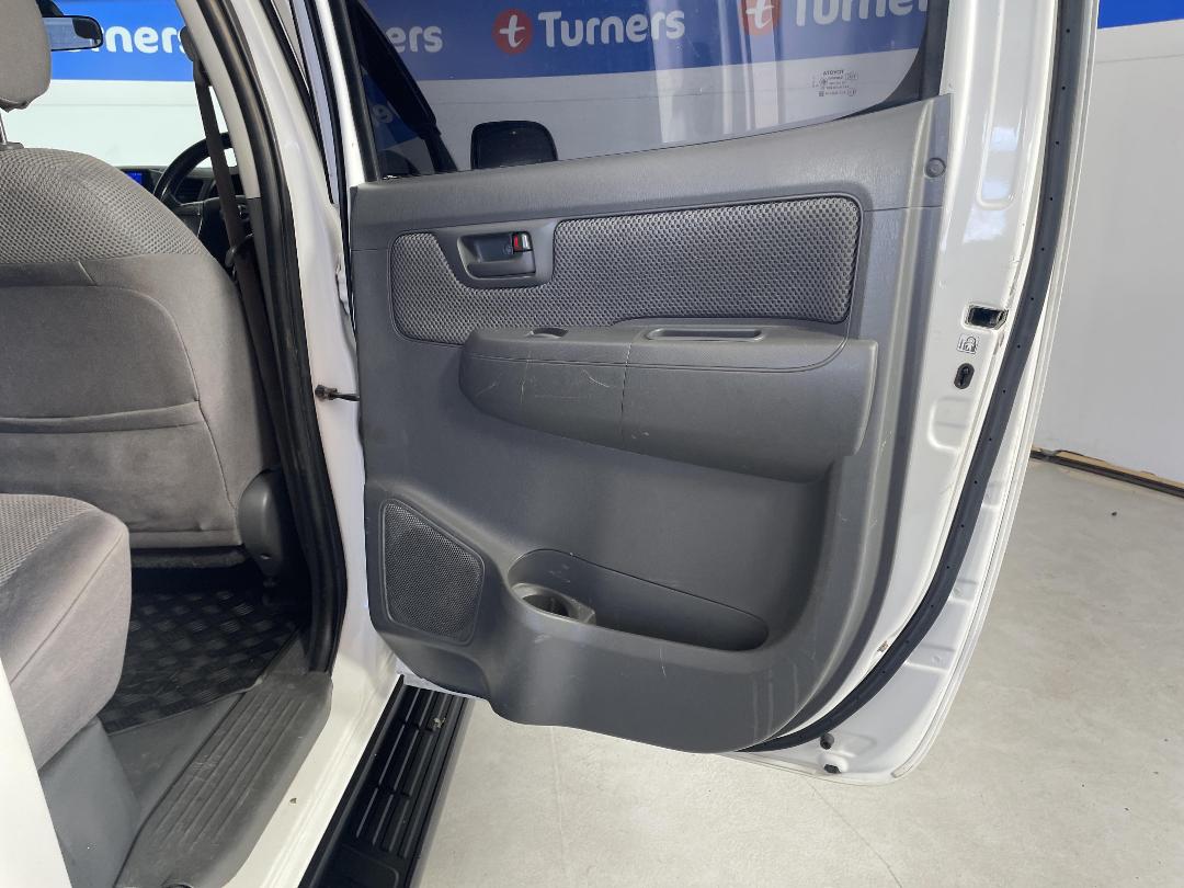 Photo '19' of Toyota Hilux