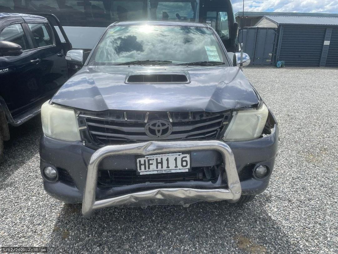 Photo '3' of Toyota Hilux SR5 TD DC Photo '3' of Toyota Hilux SR5 TD DC