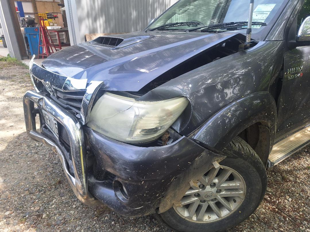 Photo '7' of Toyota Hilux SR5 TD DC Photo '7' of Toyota Hilux SR5 TD DC