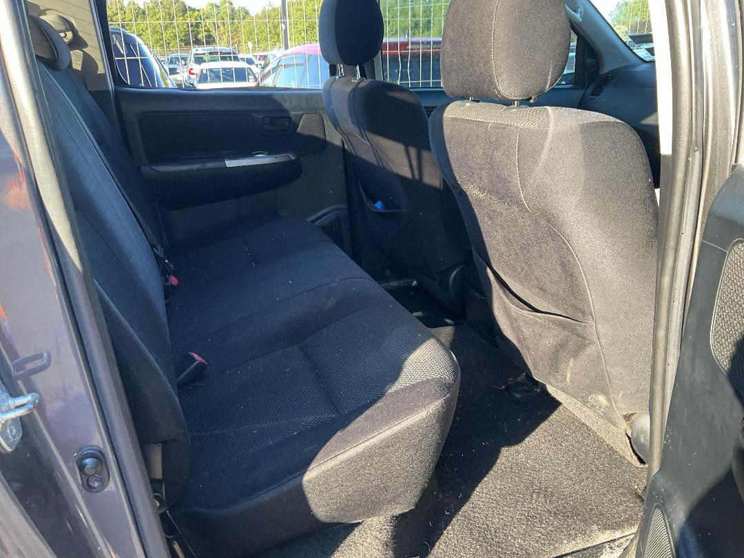 Photo '11' of Toyota Hilux SR5 TD DC Photo '11' of Toyota Hilux SR5 TD DC