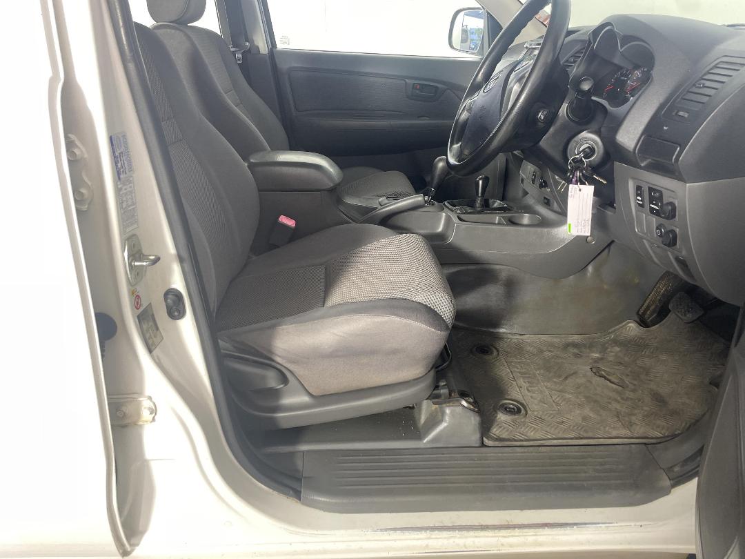 Photo '16' of Toyota Hilux