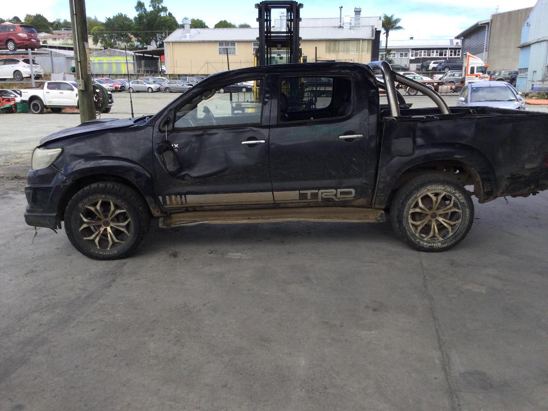 Photo '4' of Toyota Hilux SR5 TD DC Photo '4' of Toyota Hilux SR5 TD DC