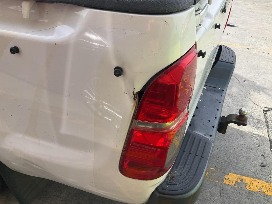 Photo '15' of Toyota Hilux TD DC Photo '15' of Toyota Hilux TD DC