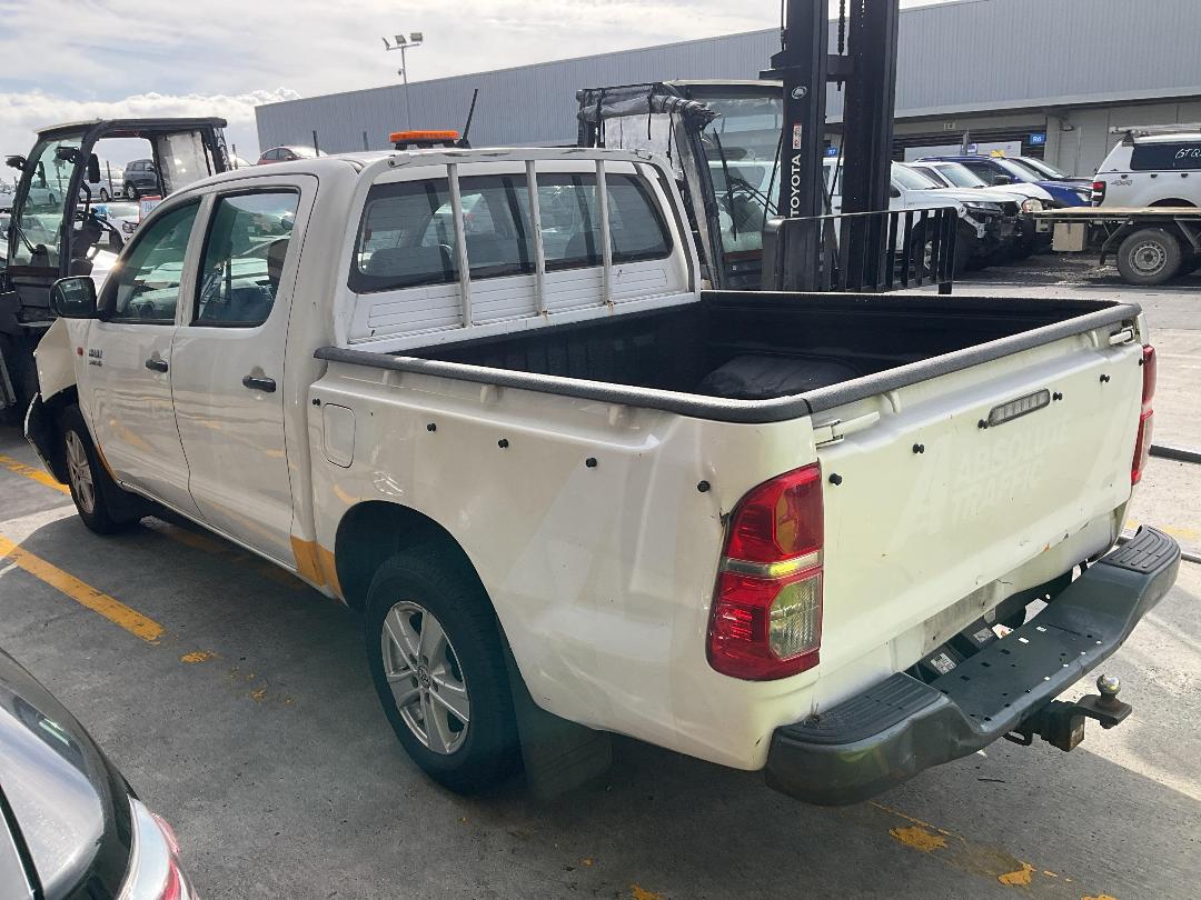 Photo '16' of Toyota Hilux TD DC Photo '16' of Toyota Hilux TD DC