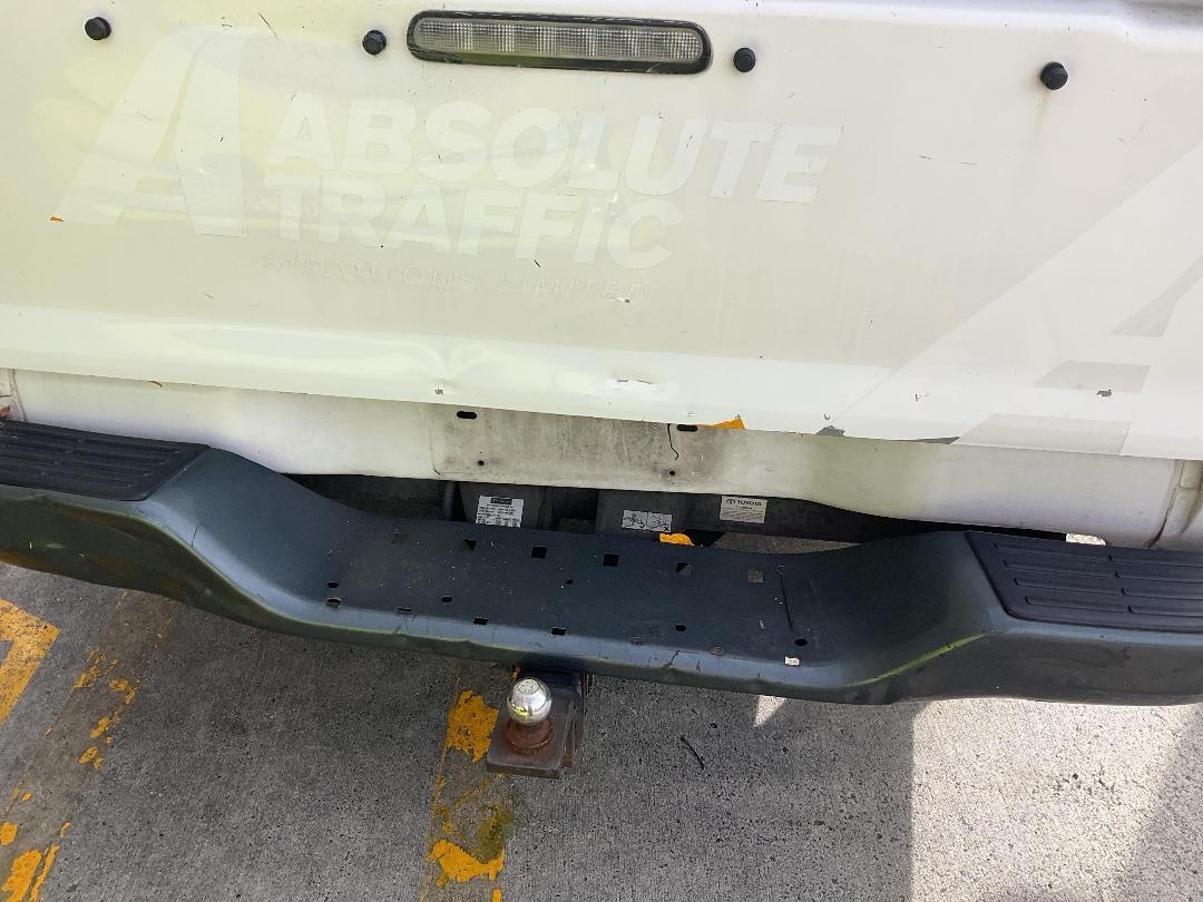 Photo '18' of Toyota Hilux TD DC Photo '18' of Toyota Hilux TD DC