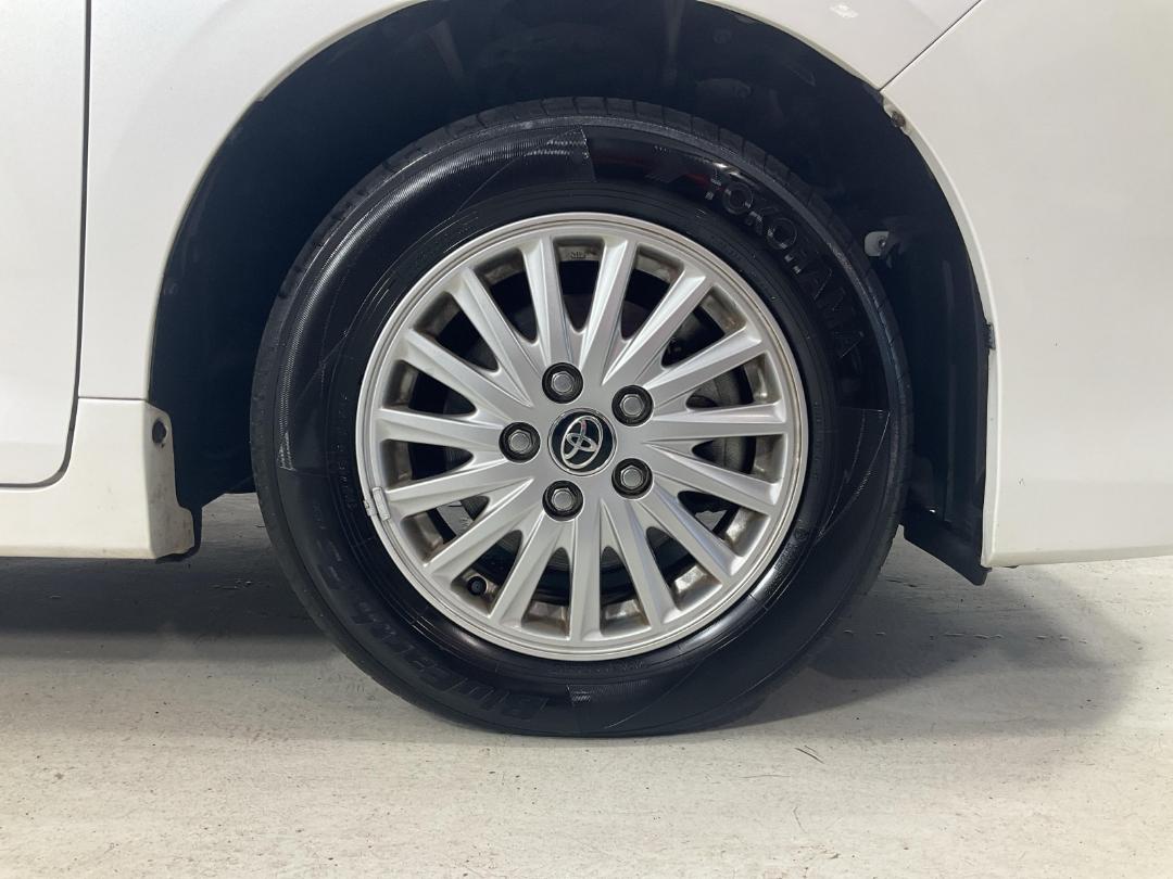 Photo '9' of Toyota Noah