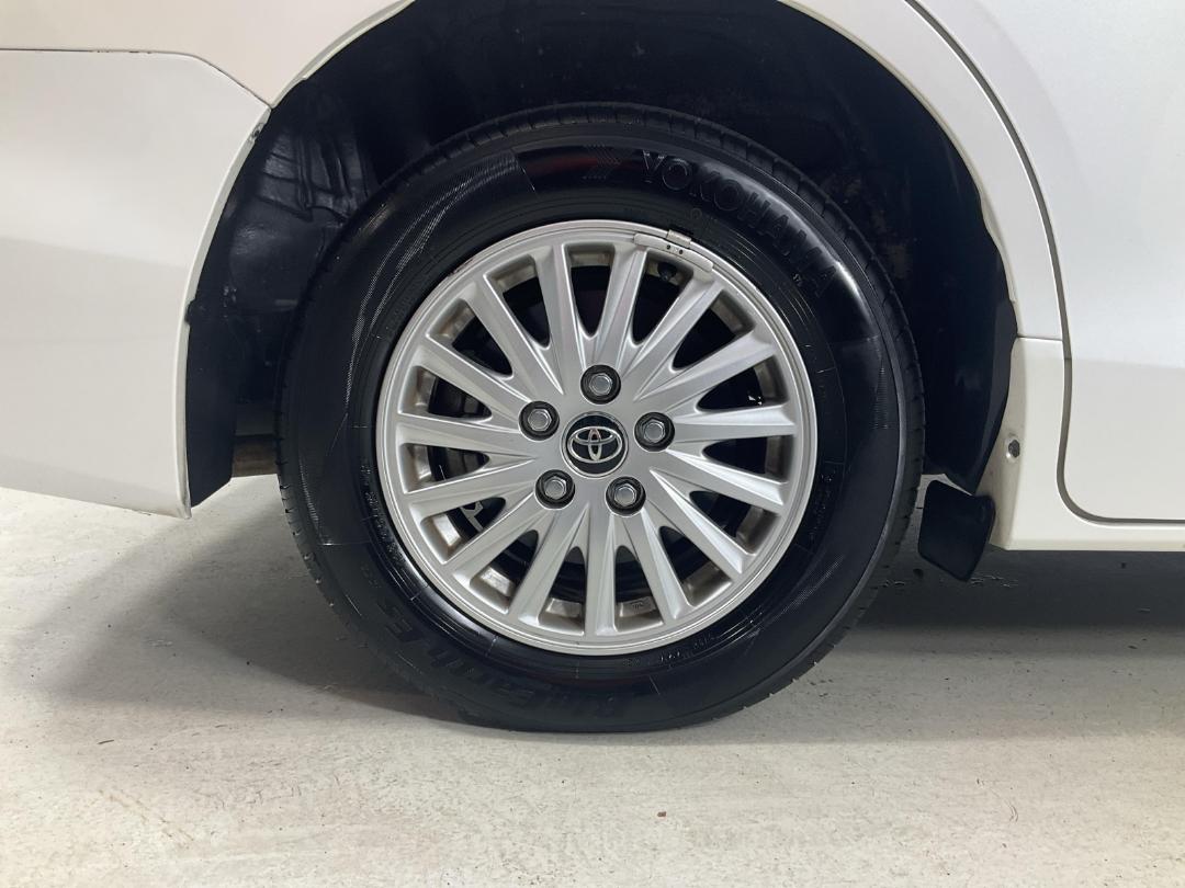 Photo '12' of Toyota Noah