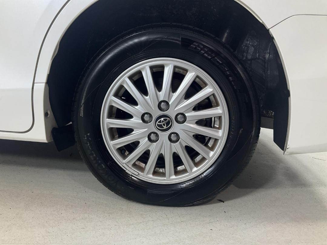 Photo '11' of Toyota Noah