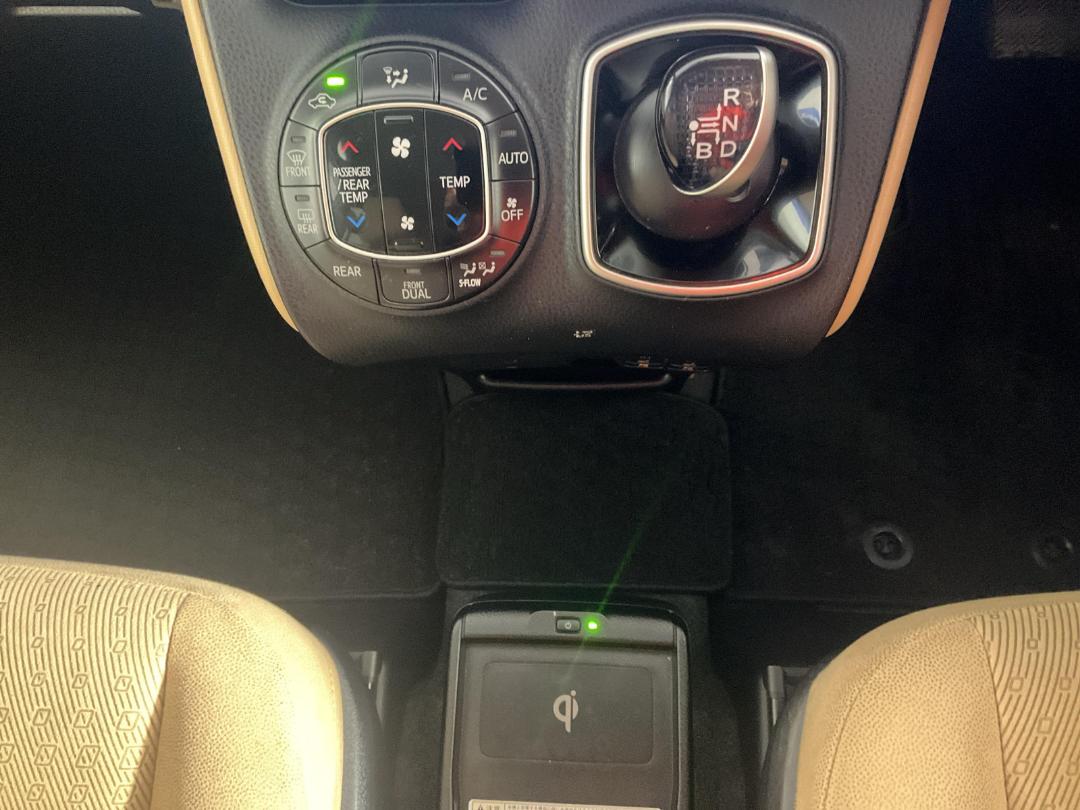 Photo '18' of Toyota Noah