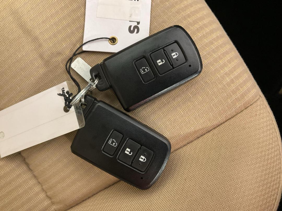 Photo '21' of Toyota Noah Photo '21' of Toyota Noah