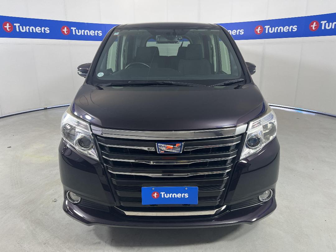 Photo '2' of Toyota Noah