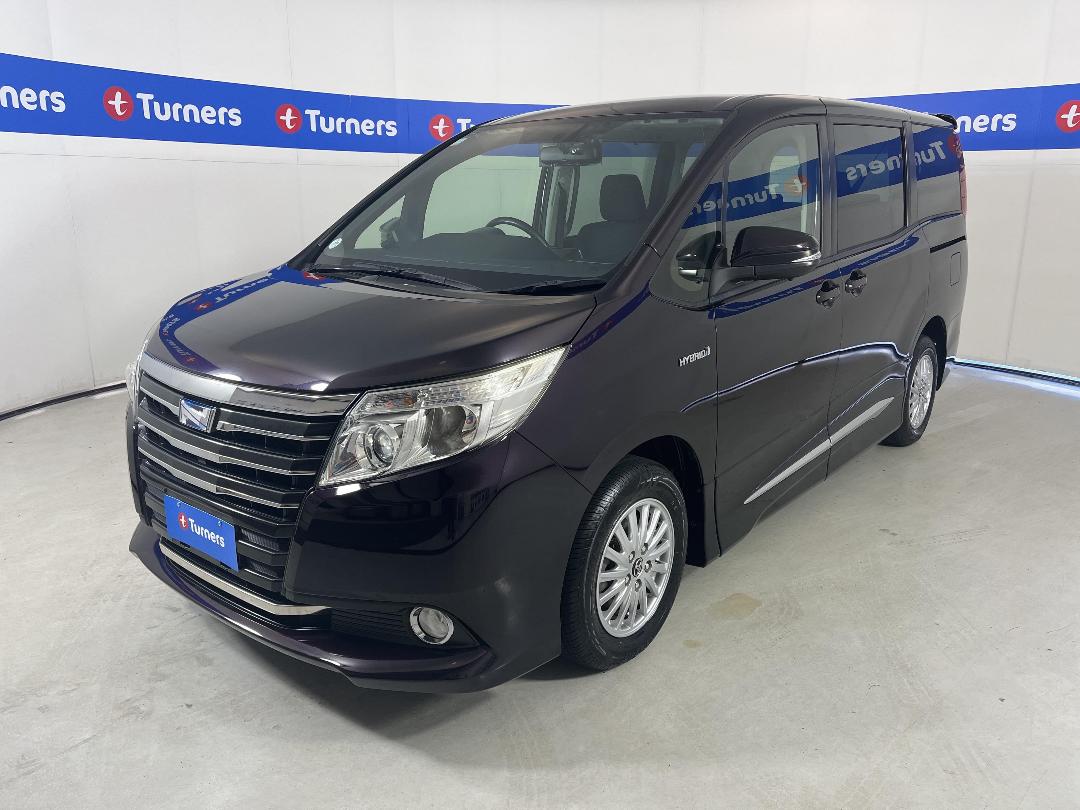 Photo '4' of Toyota Noah