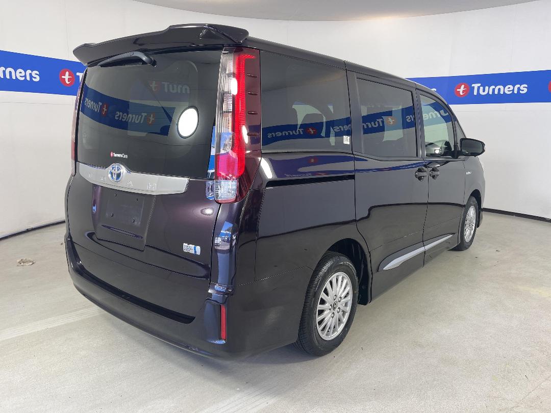 Photo '7' of Toyota Noah