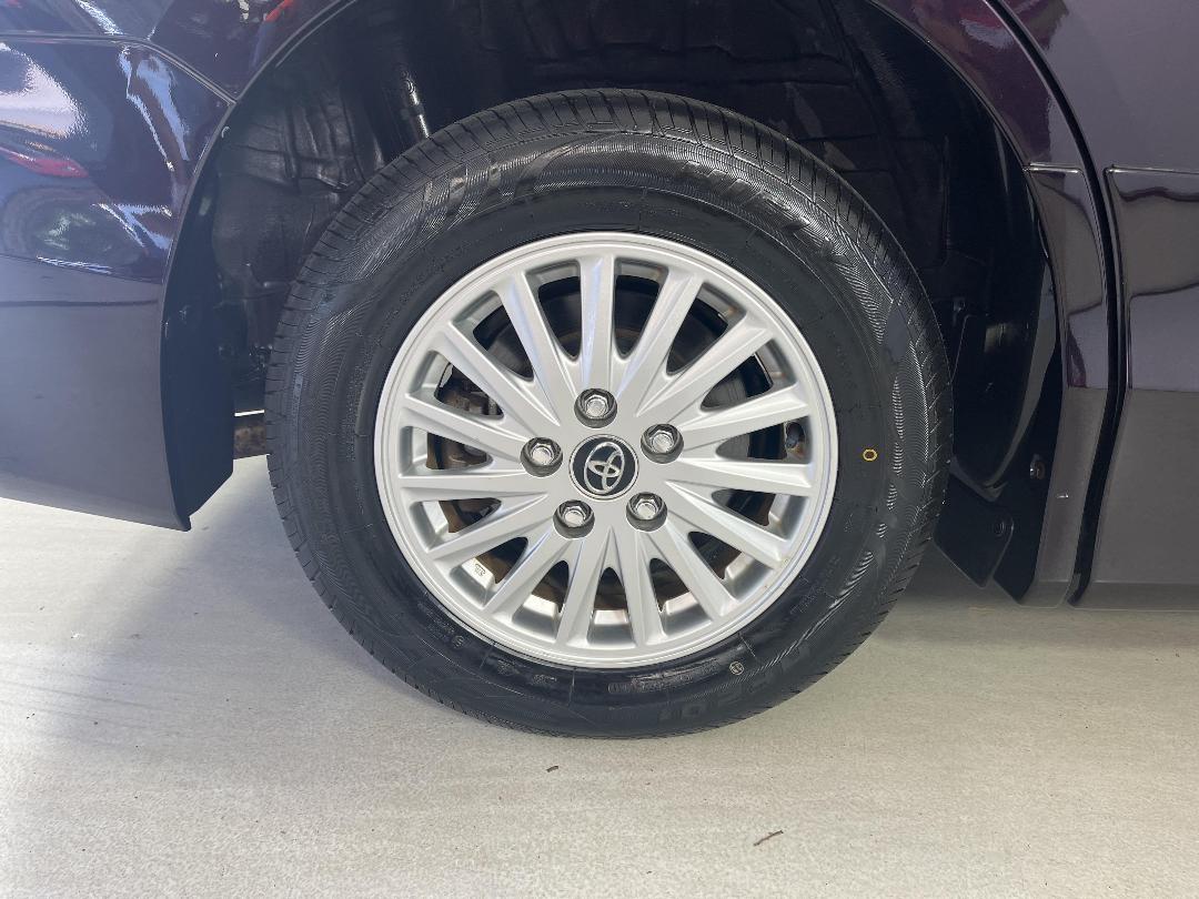 Photo '12' of Toyota Noah