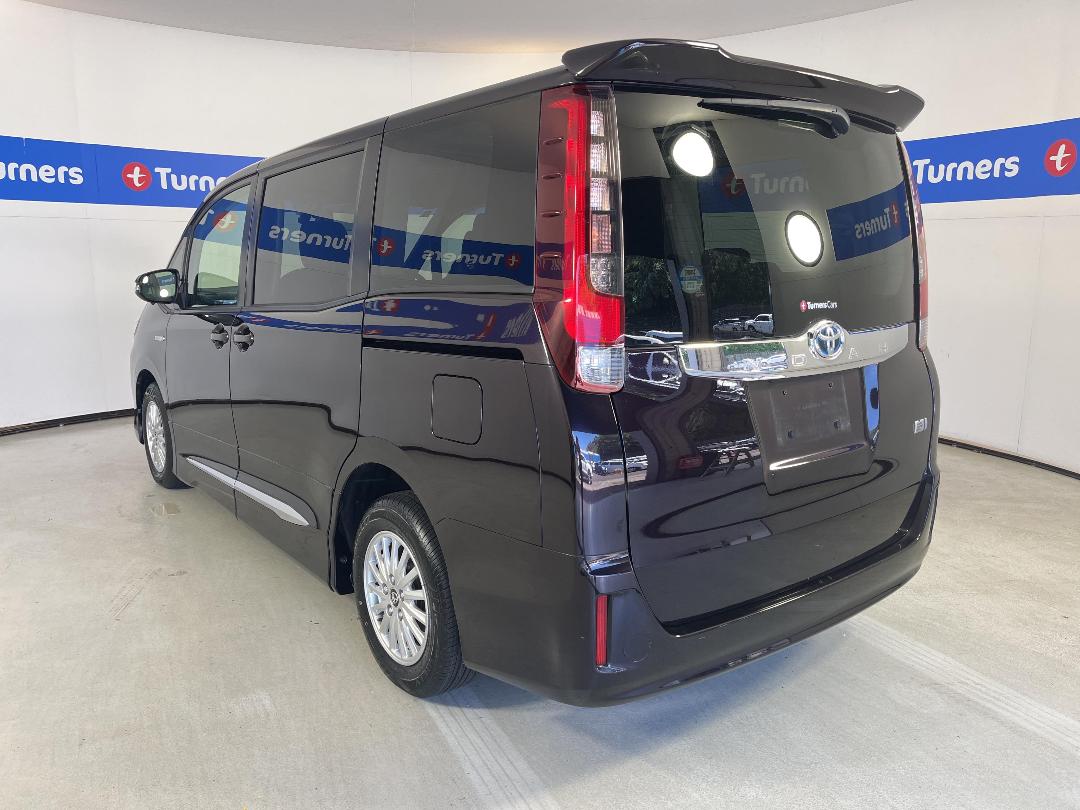 Photo '5' of Toyota Noah