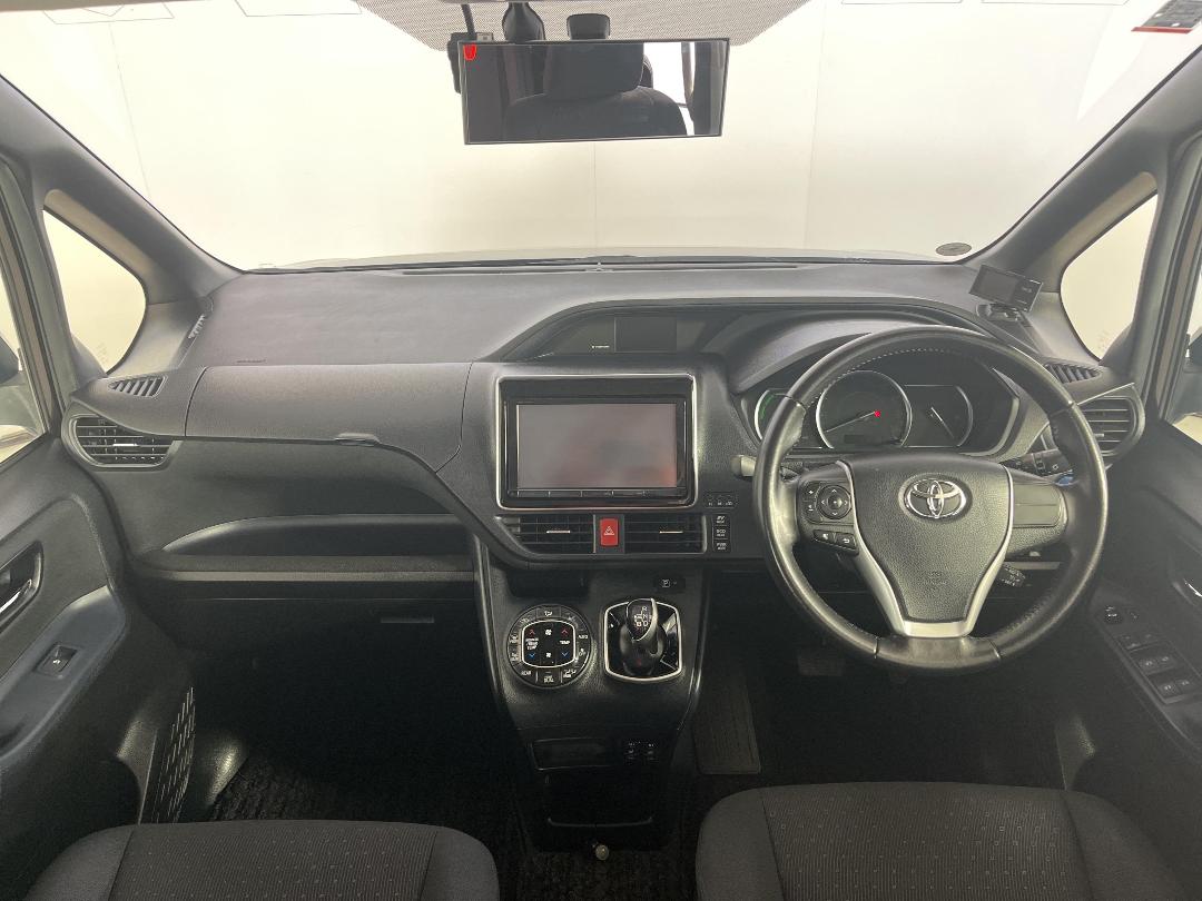 Photo '17' of Toyota Noah