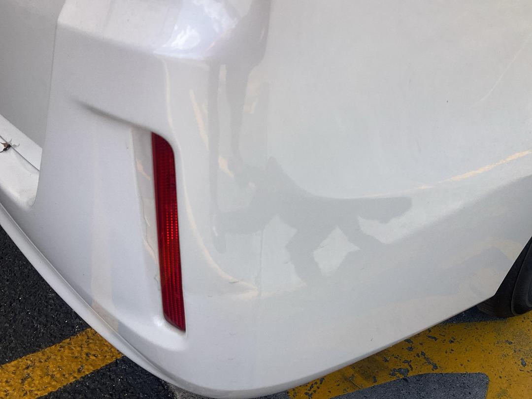 Photo '13' of Toyota Noah Hybrid