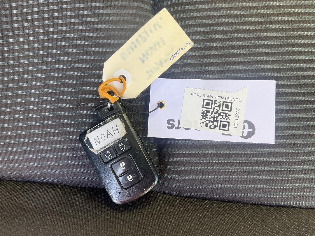 Photo '22' of Toyota Noah Hybrid