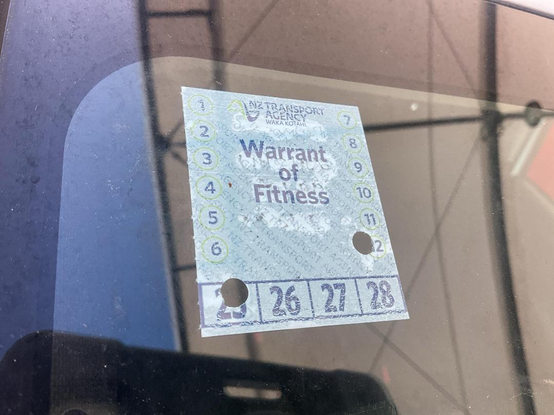 Photo '33' of Toyota Noah Hybrid