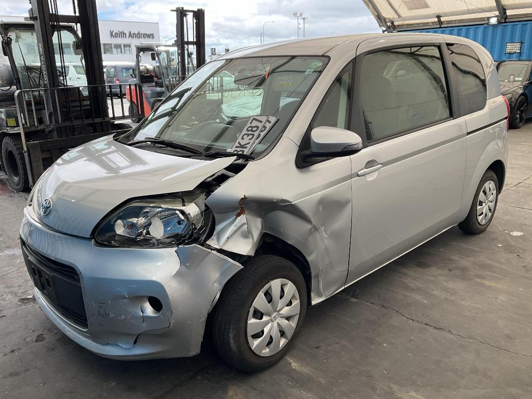 Photo '7' of Toyota Porte Photo '7' of Toyota Porte