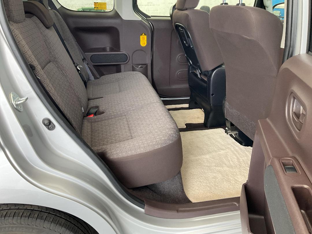 Photo '17' of Toyota Porte Photo '17' of Toyota Porte