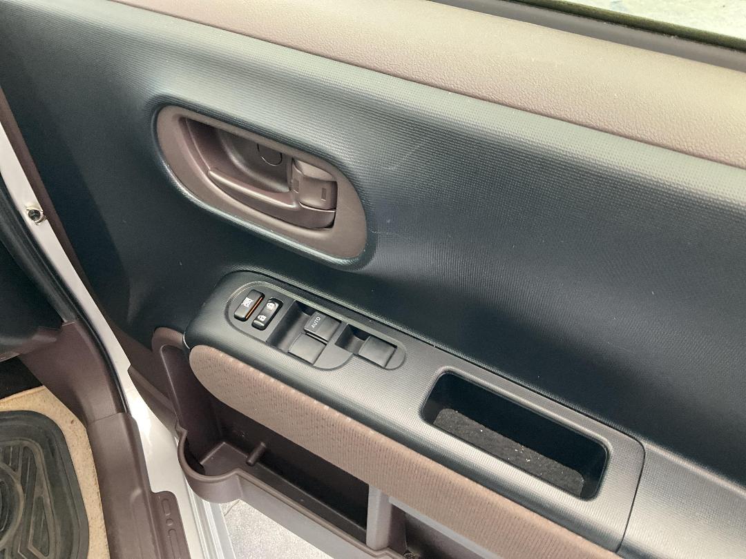 Photo '21' of Toyota Porte Photo '21' of Toyota Porte