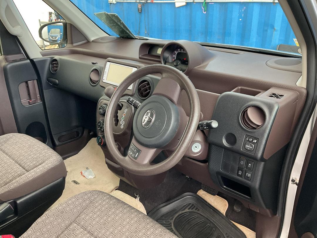 Photo '20' of Toyota Porte Photo '20' of Toyota Porte