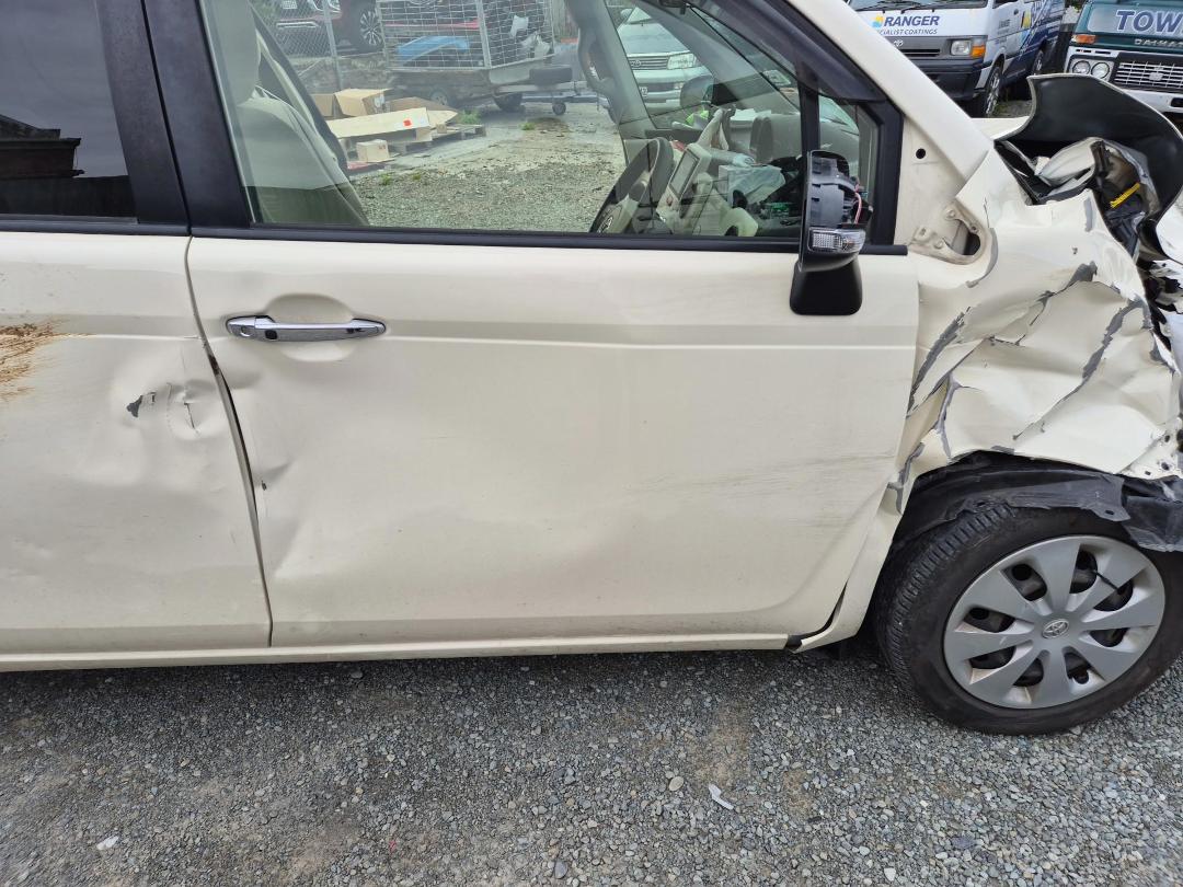 Photo '3' of Toyota Porte