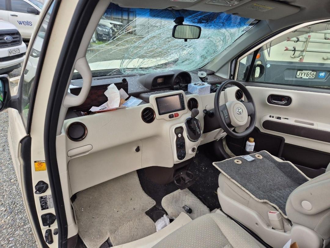 Photo '8' of Toyota Porte