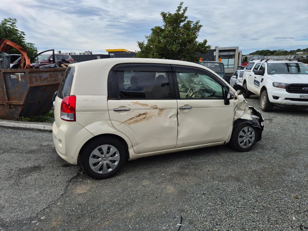 Photo '5' of Toyota Porte