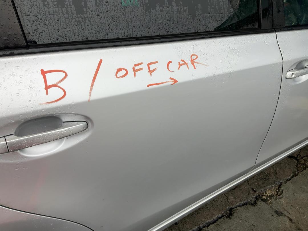 Photo '15' of Toyota Prius Alpha